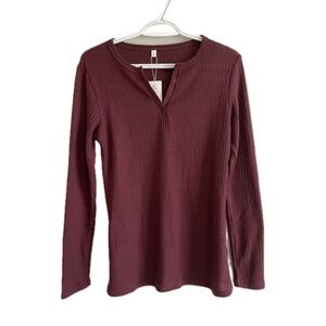 Waffle Knit V Cut Neck Henley Long Sleeve Shirt Sweater in Maroon NWT